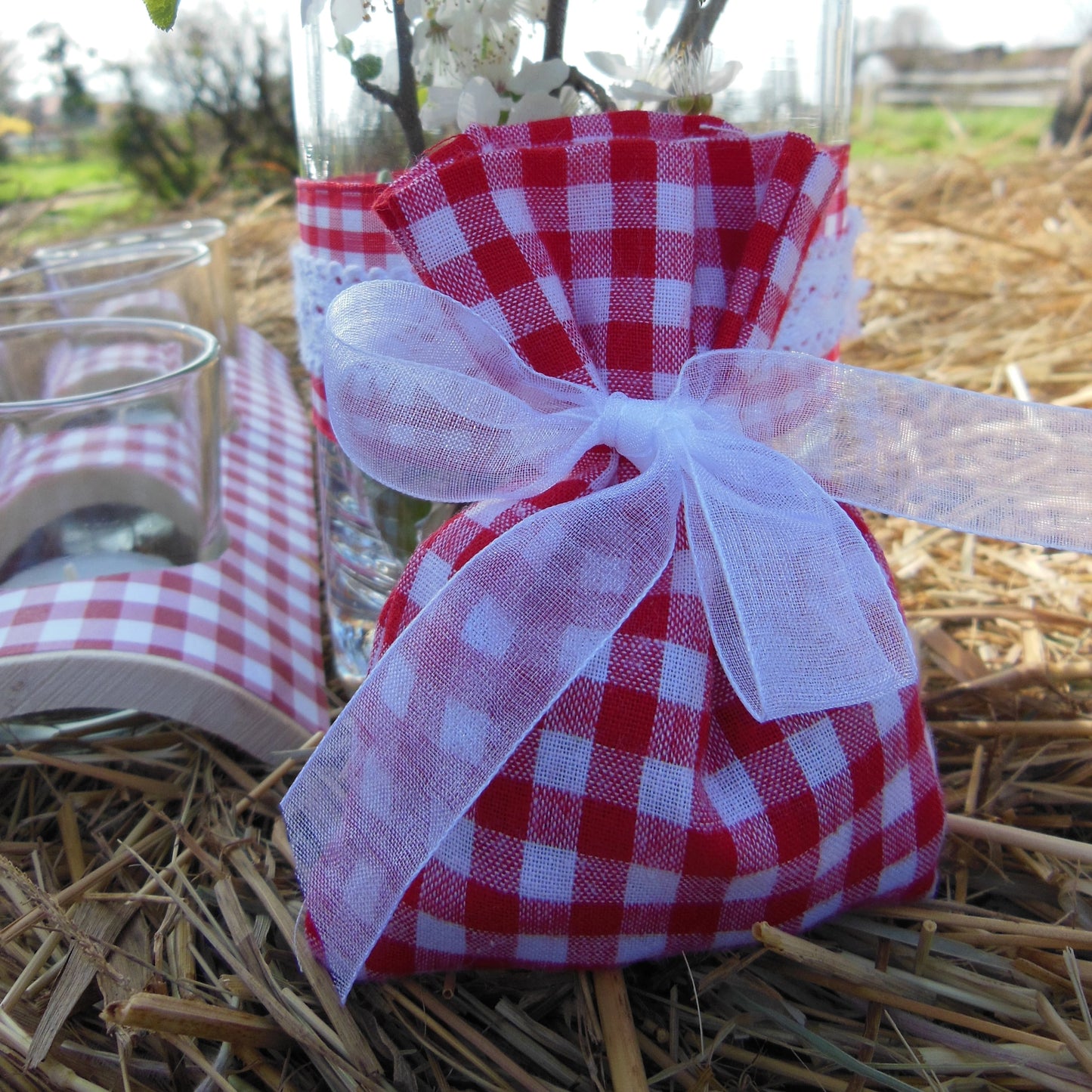 pochon dragées tissu vichy bapteme mariage communion guinguette champêtre